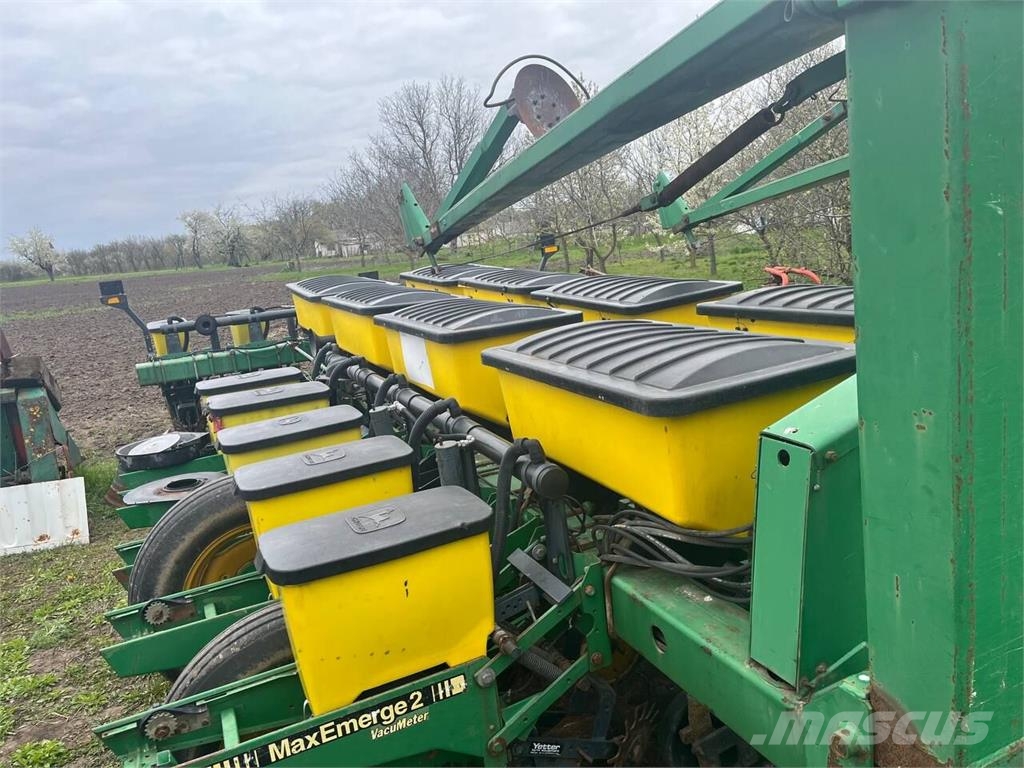 John Deere Сівалка John Deere 7200 Natančne sejalnice