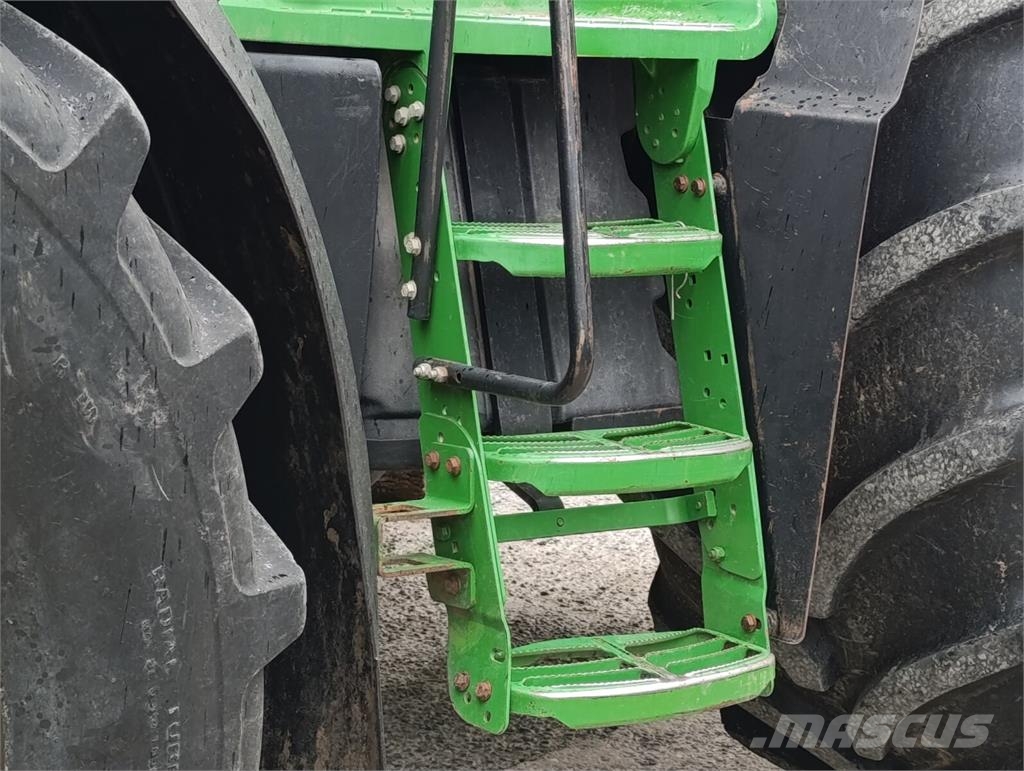 John Deere Трактор John Deere 7820 (2005) Traktoren
