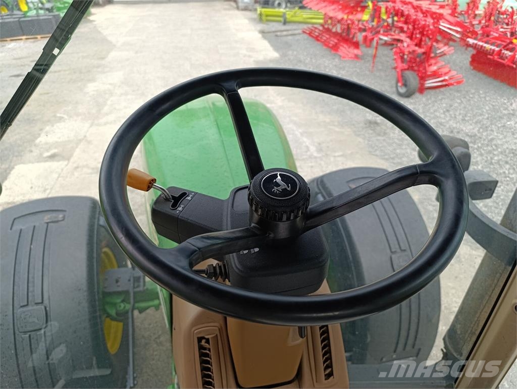 John Deere Трактор John Deere 7820 (2005) Traktoren
