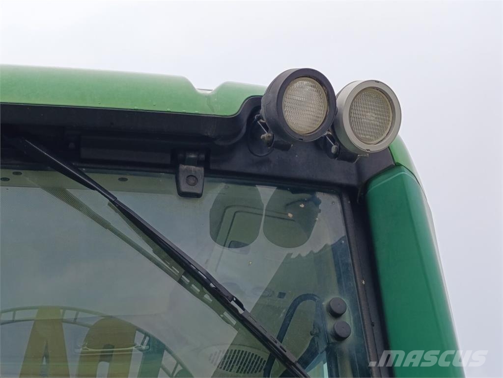 John Deere Трактор John Deere 6920 (2005) Traktoren