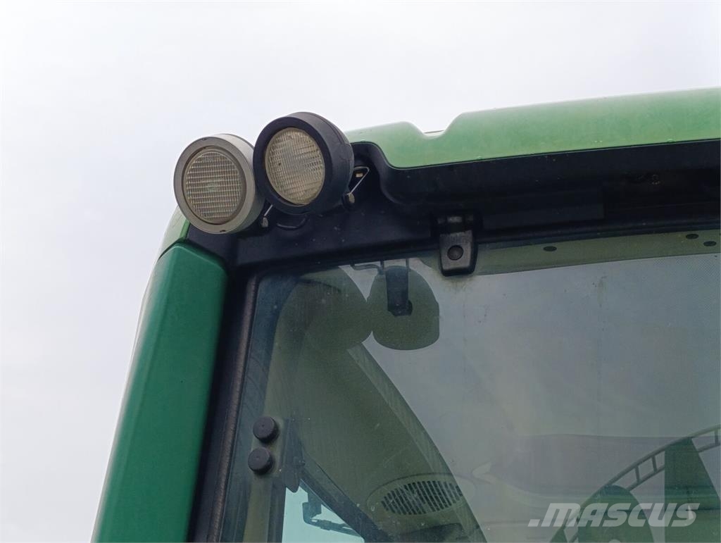 John Deere Трактор John Deere 6920 (2005) Traktoren