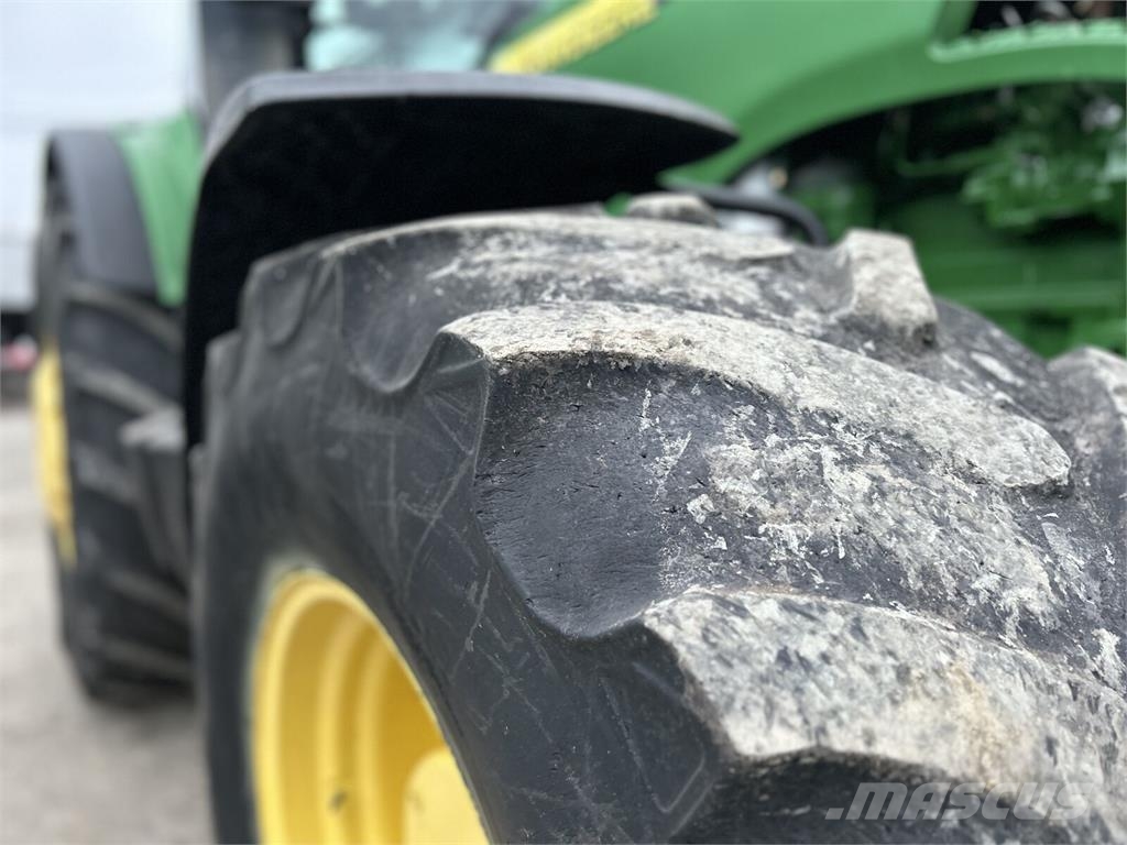 John Deere Трактор John Deere 8420 (2005) Traktoren