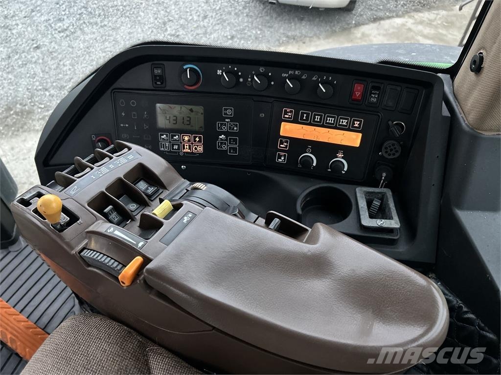 John Deere Трактор John Deere 8420 (2005) Traktoren