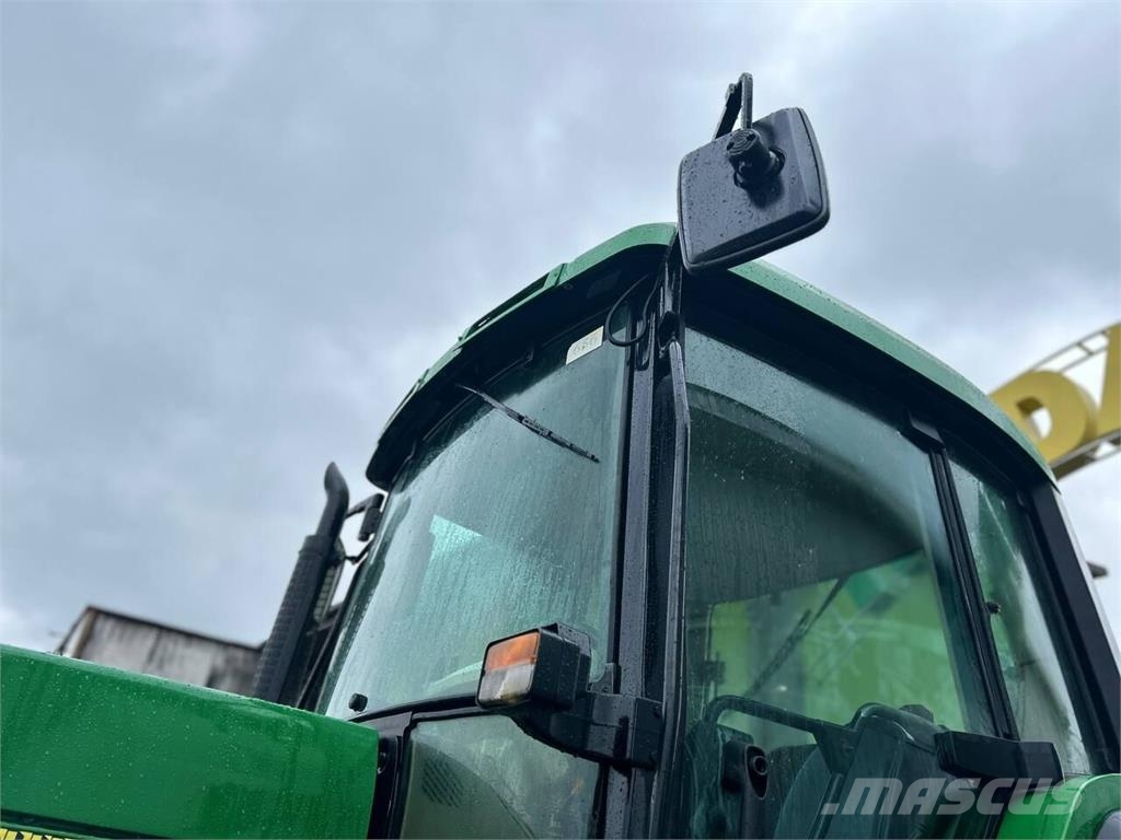 John Deere Трактор John Deere 6910 (1997) Tractores
