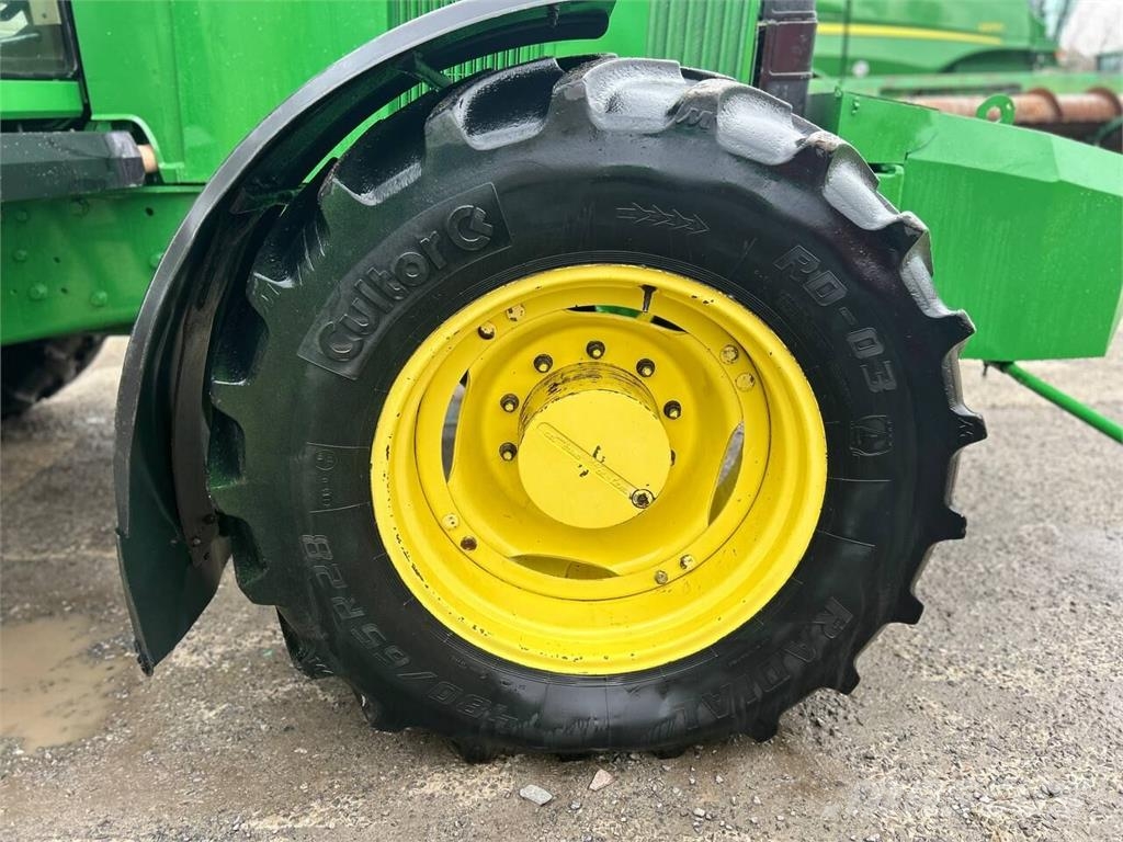 John Deere Трактор John Deere 6910 (1997) Tractores