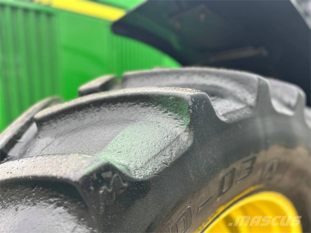 John Deere Трактор John Deere 6910 (1997) Tractores