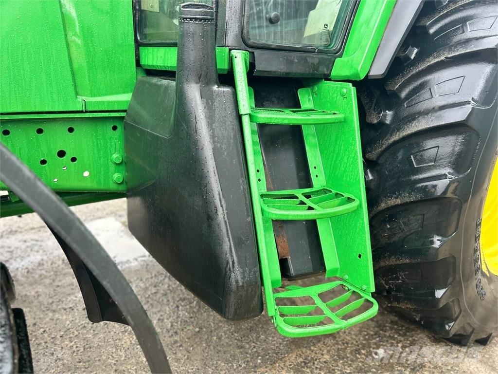 John Deere Трактор John Deere 6910 (1997) Tractores