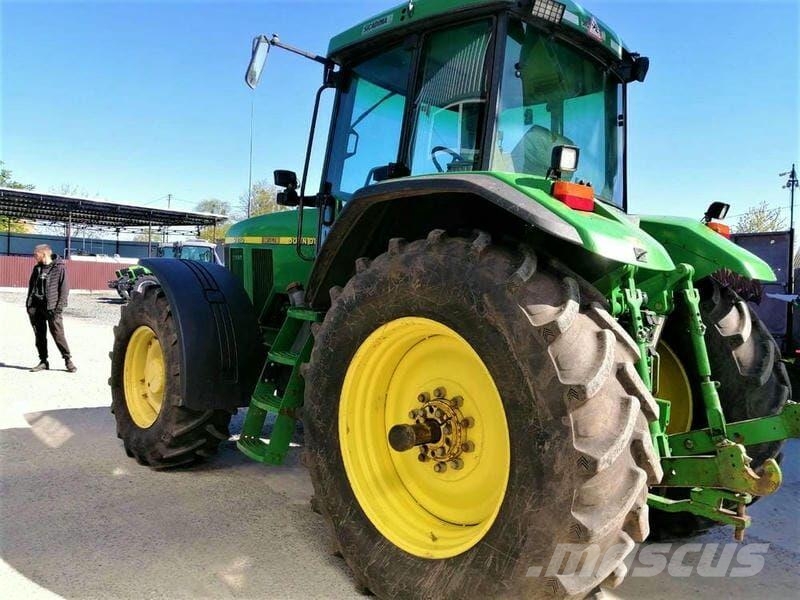 John Deere Трактор John Deere 7610 (2000) Tractores