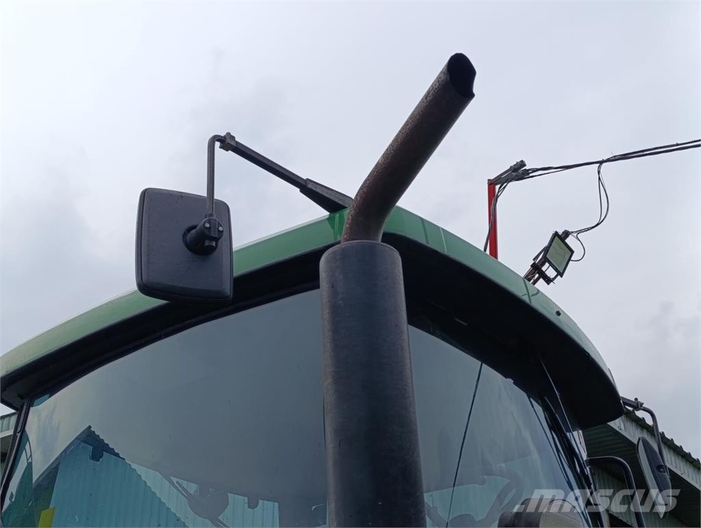 John Deere Трактор John Deere 7820 (2005) Traktoren
