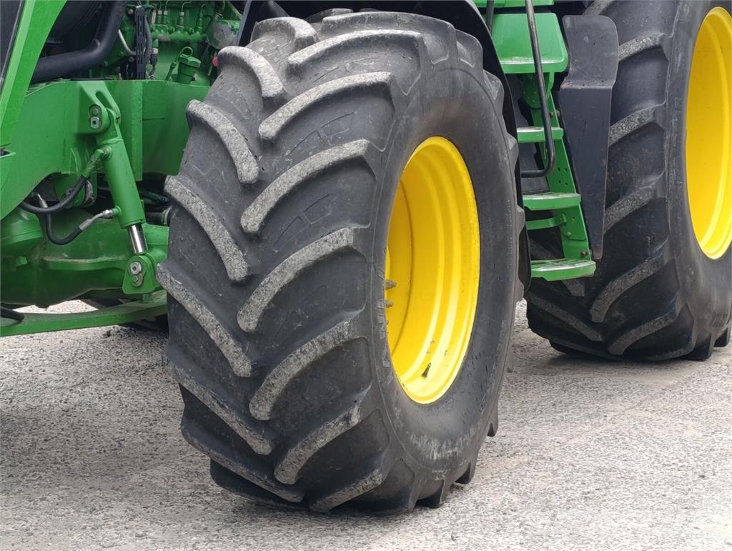John Deere Трактор John Deere 7820 (2005) Traktoren