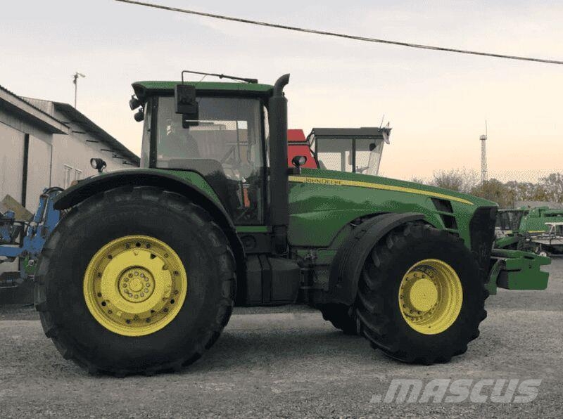 John Deere Трактор John Deere 8330 (2008) Traktoren