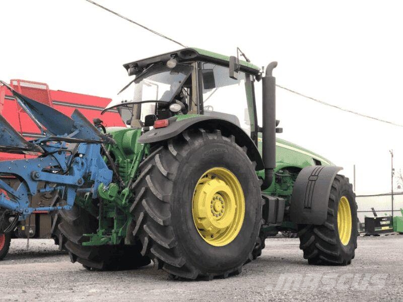 John Deere Трактор John Deere 8330 (2008) Traktoren