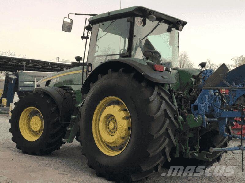 John Deere Трактор John Deere 8330 (2008) Traktoren