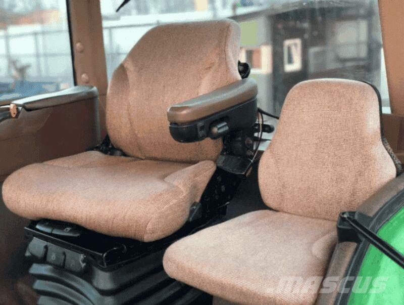 John Deere Трактор John Deere 8330 (2008) Traktoren
