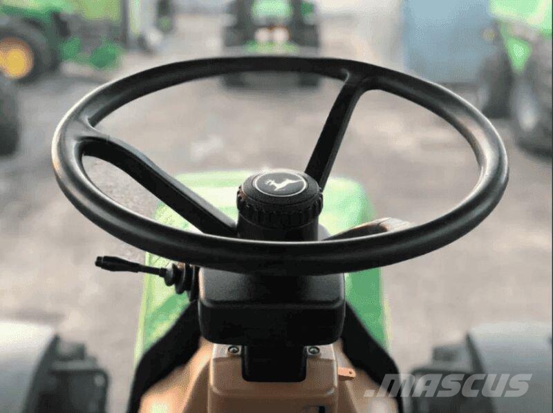 John Deere Трактор John Deere 8330 (2008) Traktoren