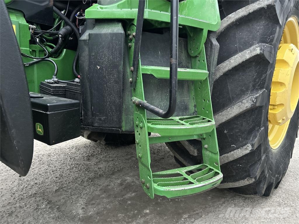 John Deere Трактор John Deere 8420 (2005) Traktoren