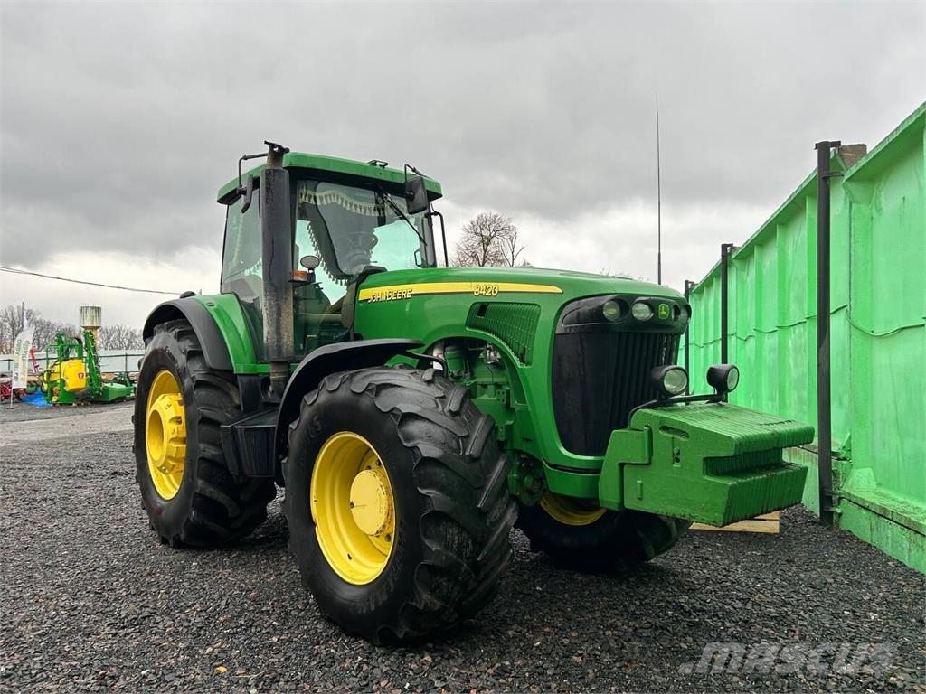John Deere Трактор John Deere 8420 (2005) Traktoren