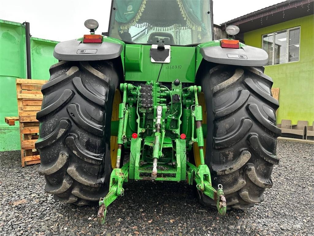 John Deere Трактор John Deere 8420 (2005) Traktoren