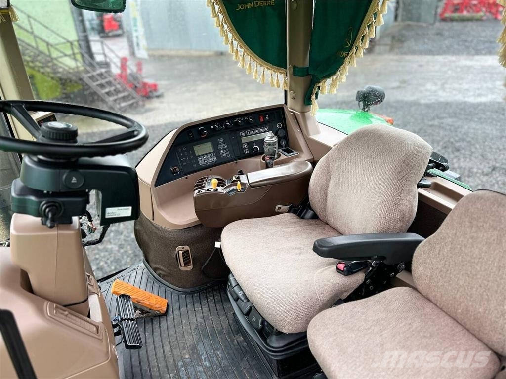 John Deere Трактор John Deere 8420 (2005) Traktoren