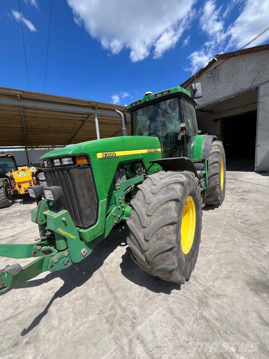 John Deere Трактор John Deere 8300 (1999) Tractores