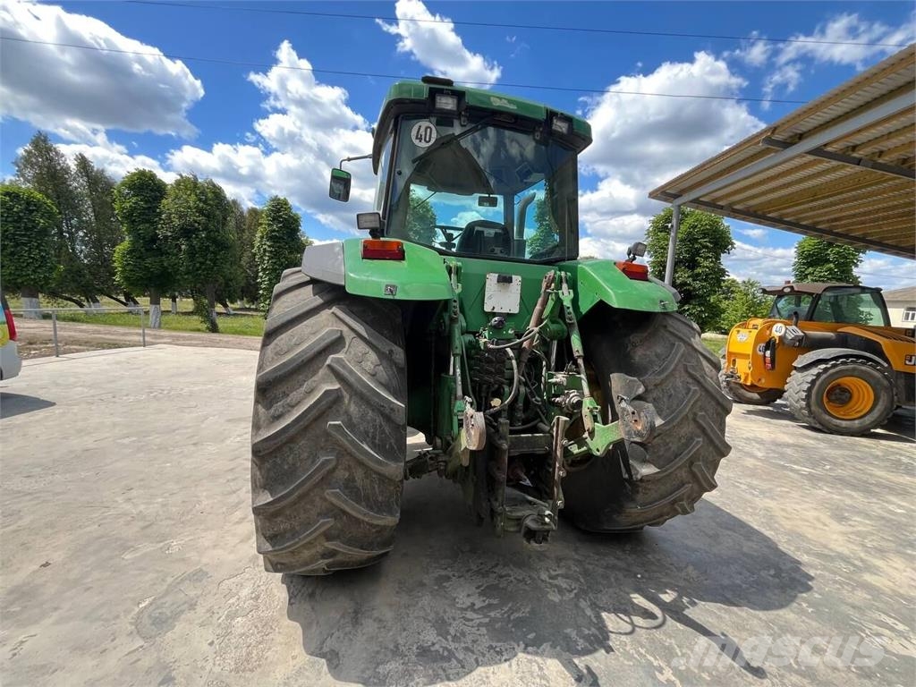 John Deere Трактор John Deere 8300 (1999) Tractores