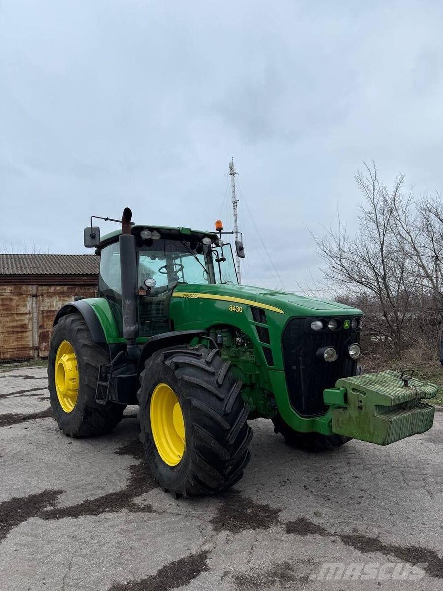 John Deere Трактор John Deere 8430 (2008) Трактори