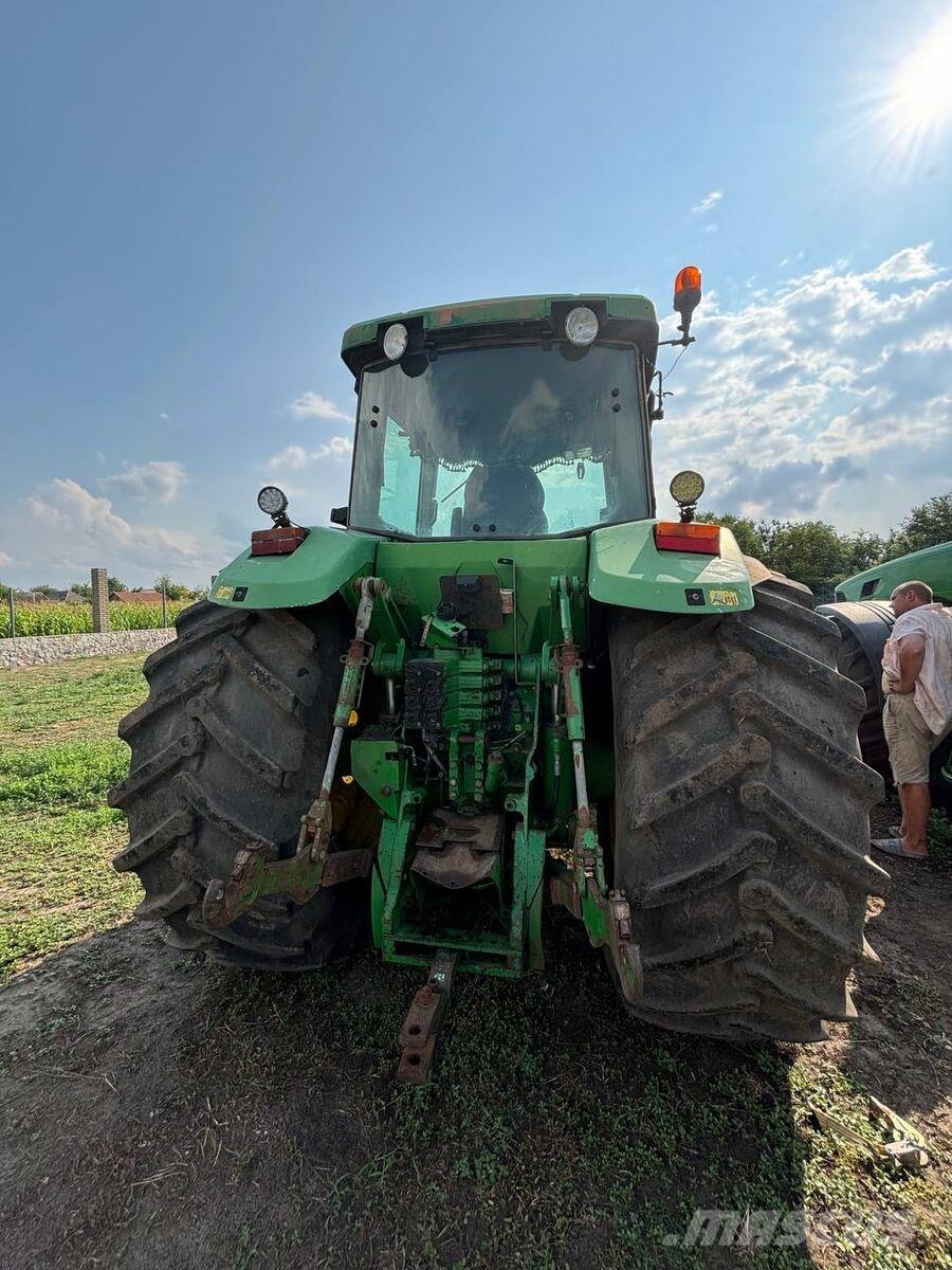 John Deere Трактор John Deere 8300 (2000) Трактори