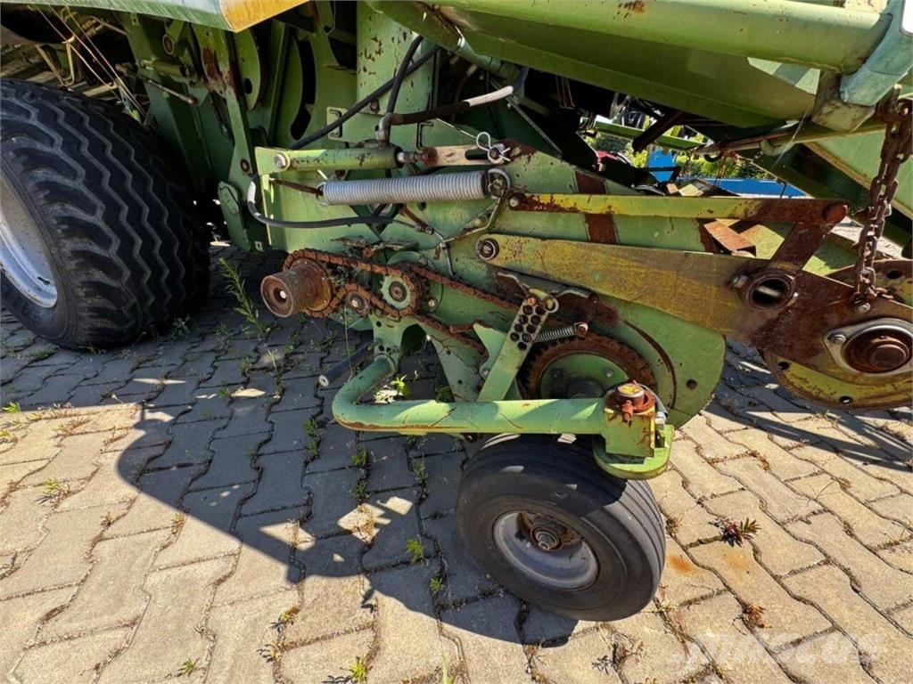 Krone Прес-підбірник Krone Big Pack 1290 HDP VC (2011) محزمات مربعة