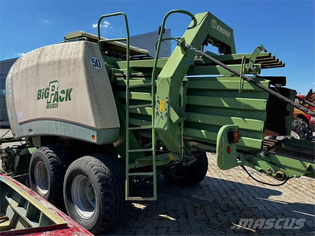 Krone Прес-підбірник Krone Big Pack 1290 HDP VC (2011) محزمات مربعة