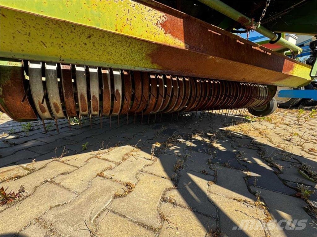 Krone Прес-підбірник Krone Big Pack 1290 HDP VC (2011) محزمات مربعة
