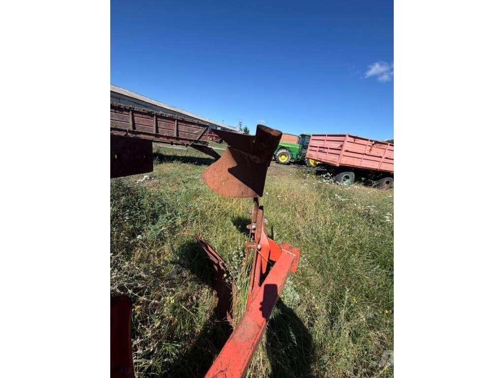 Kuhn 4+1 Wendepflüge