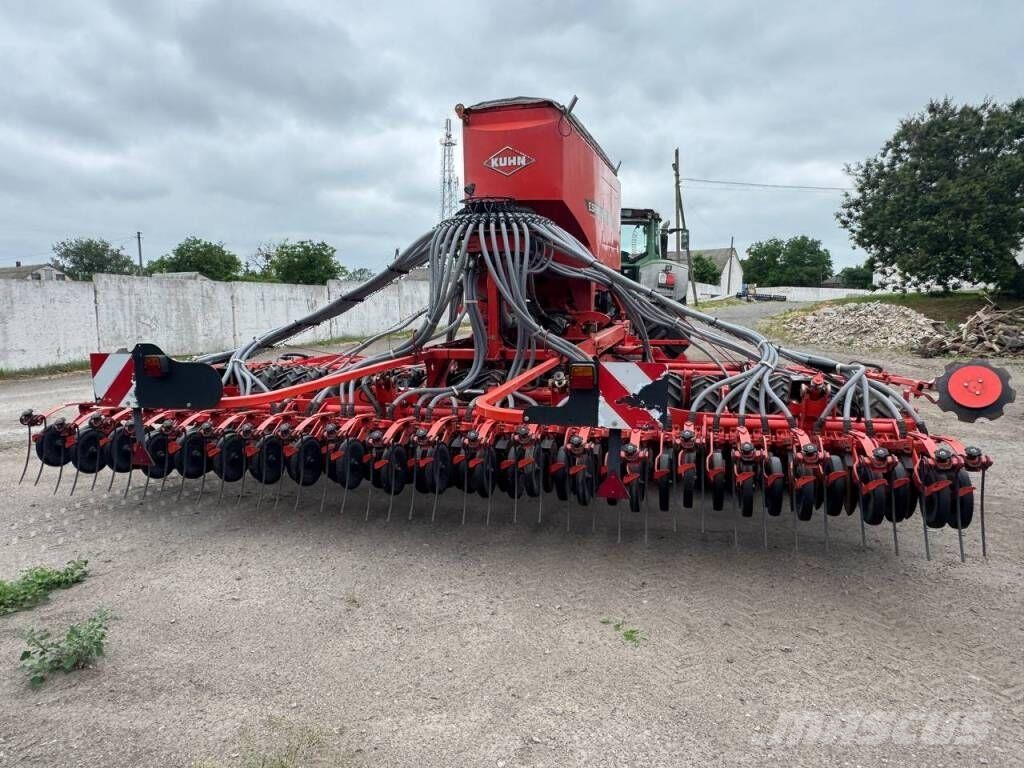 Kuhn Espro 6000 RC مثاقيب مدمجة