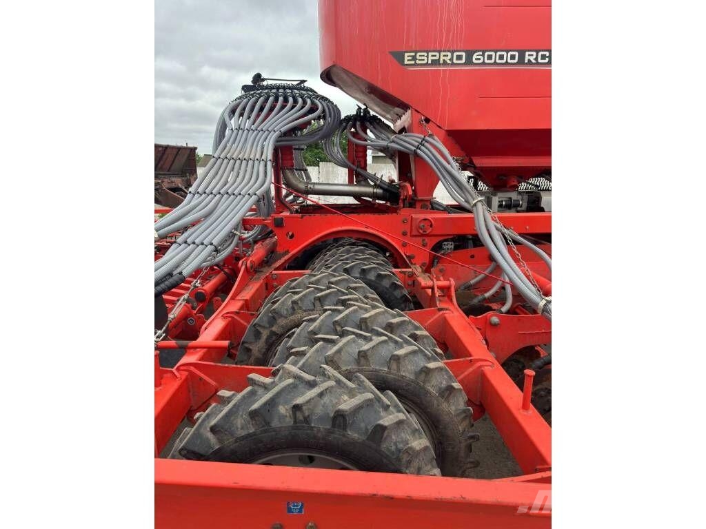 Kuhn Espro 6000 RC مثاقيب مدمجة