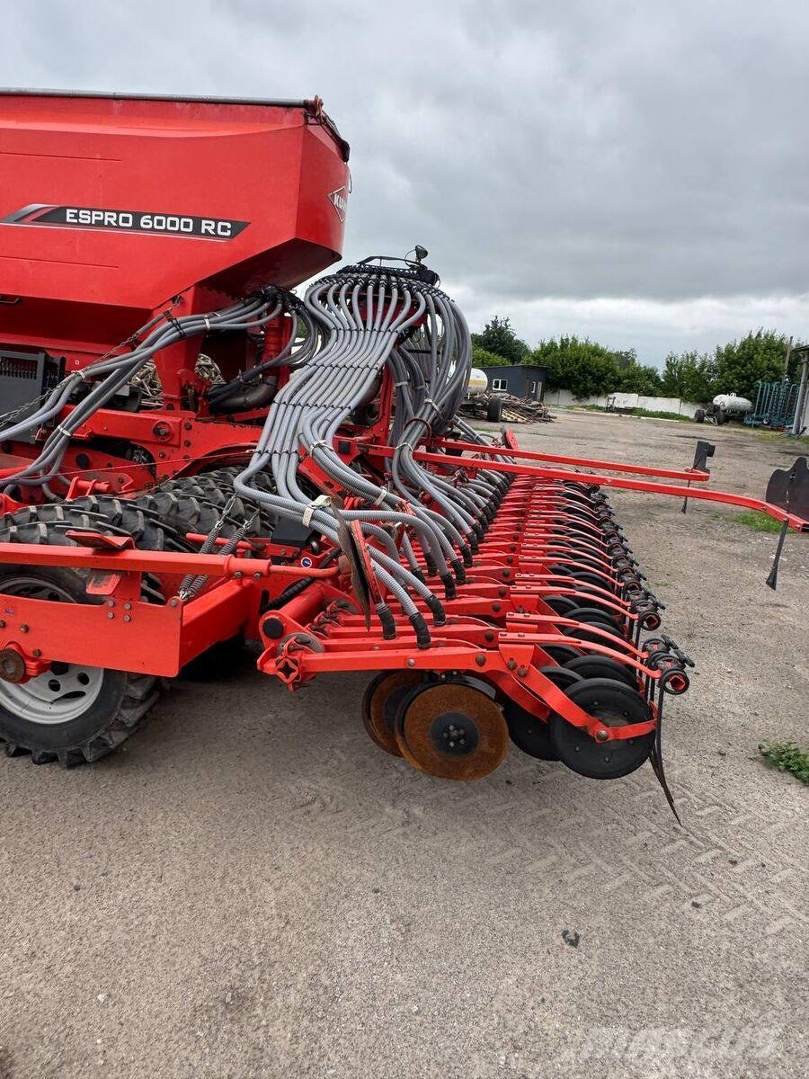 Kuhn Посівний комплекс Kuhn Espro 6000 RC (2018) مثاقيب مدمجة