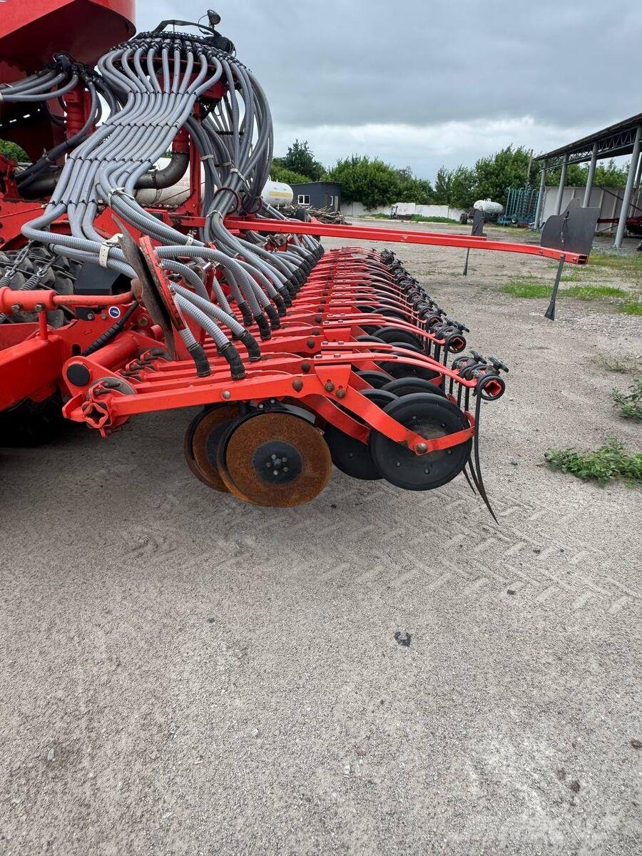 Kuhn Посівний комплекс Kuhn Espro 6000 RC (2018) مثاقيب مدمجة