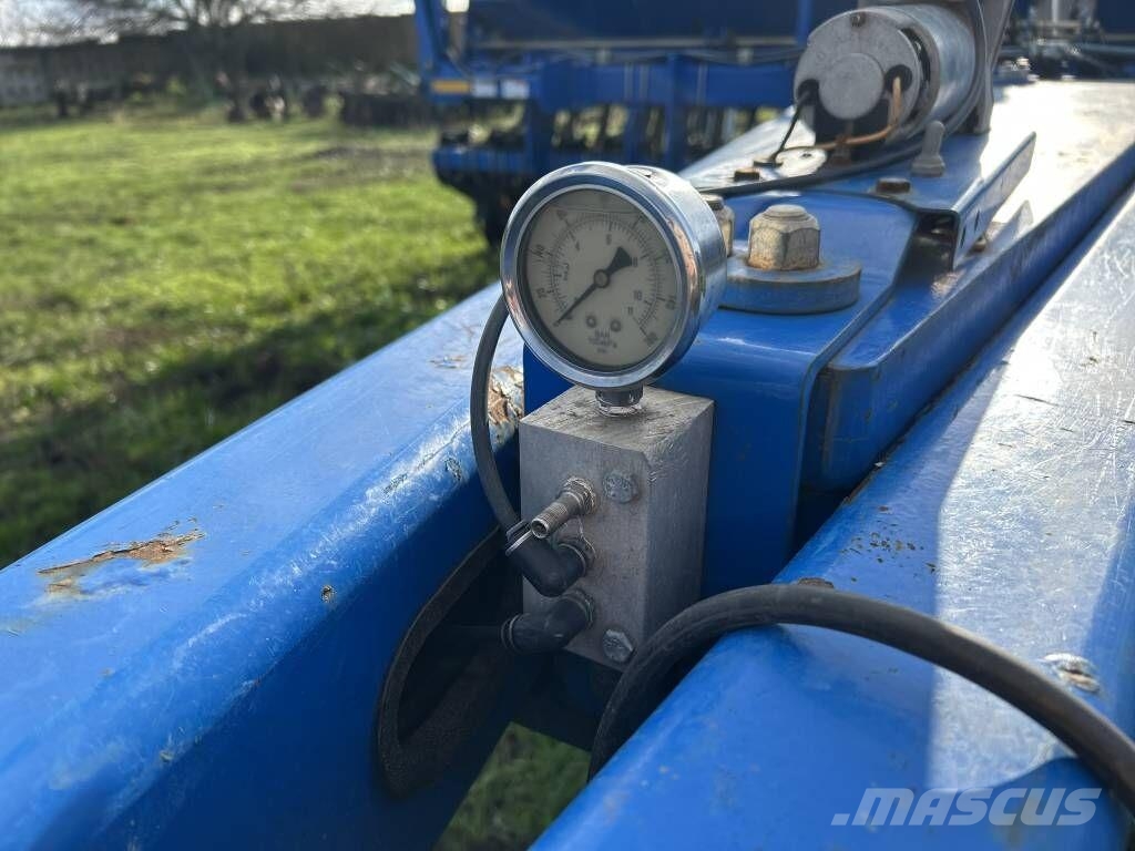 Landoll 5211 Drills