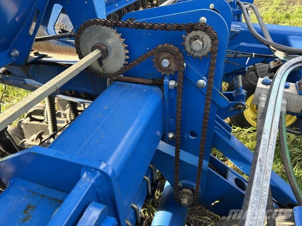 Landoll 5211 Drills