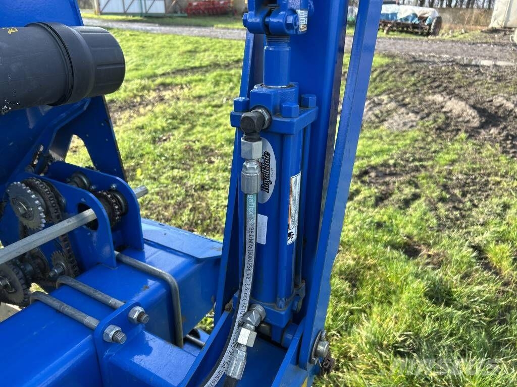 Landoll 5211 Drills