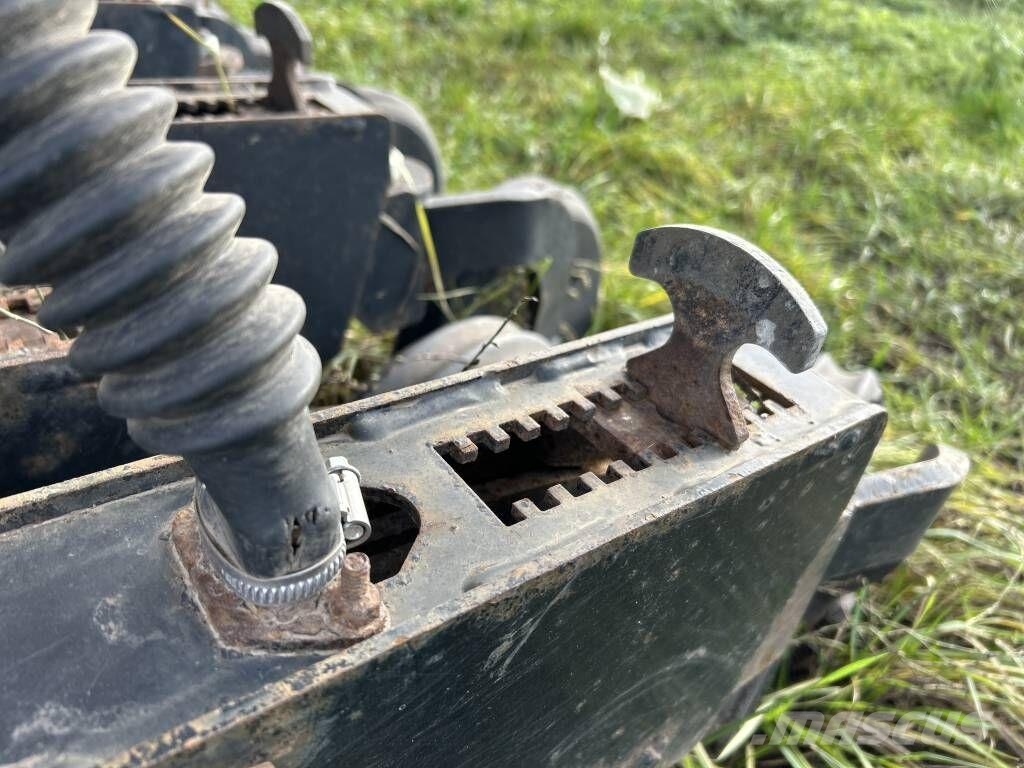 Landoll 5211 Drills