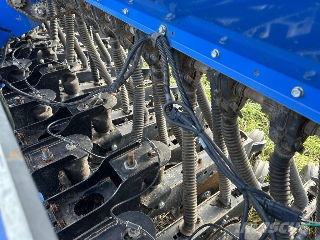 Landoll 5211 Drills