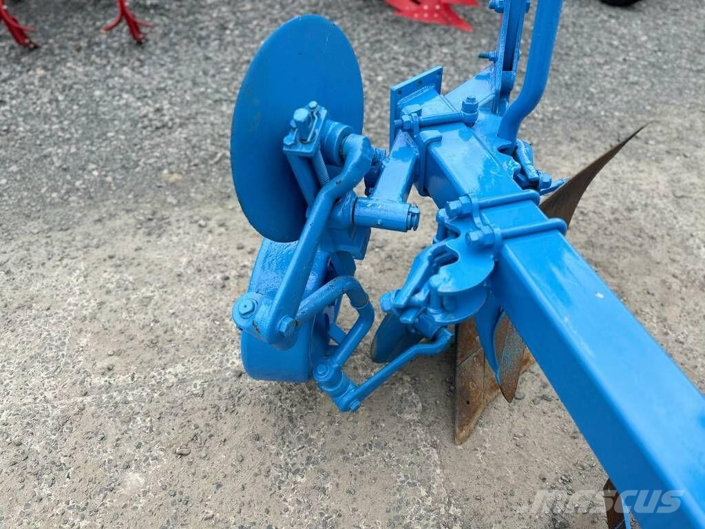 Lemken Opal 110 محاريث عكسية