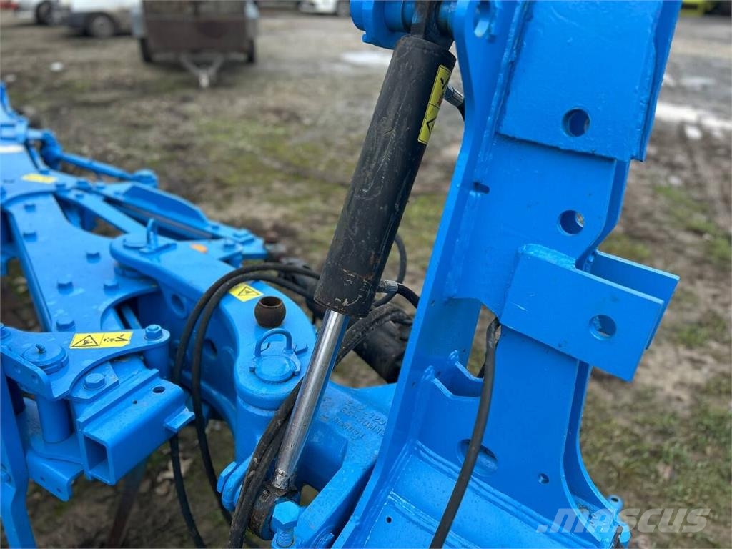 Lemken Плуг оборотний Lemken VariTansanit 8 під відновлен Реверсивні плуги