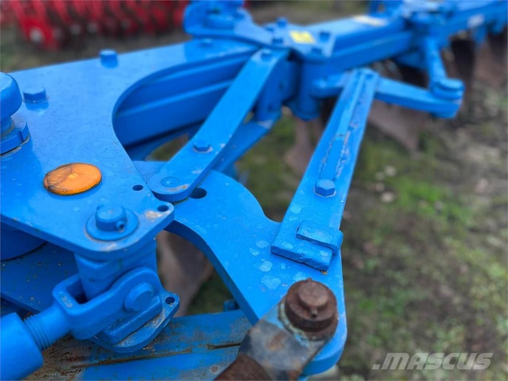 Lemken Плуг оборотний Lemken VariTansanit 8 під відновлен Реверсивні плуги