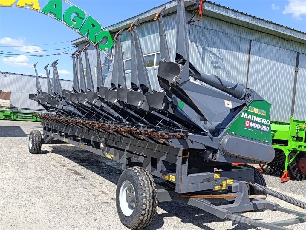 Mainero Безрядкова кукурудзяна жниварка Mainero MDD-200 16 Skärbord