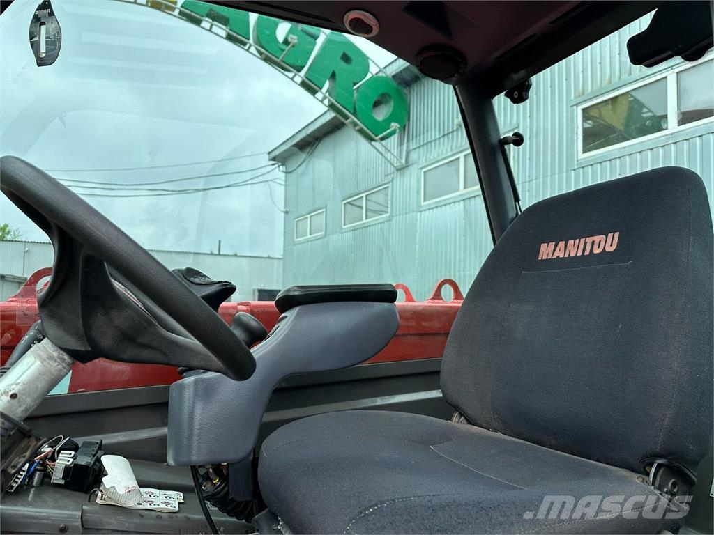 Manitou MLT 845 (2016) Voorladers en gravers