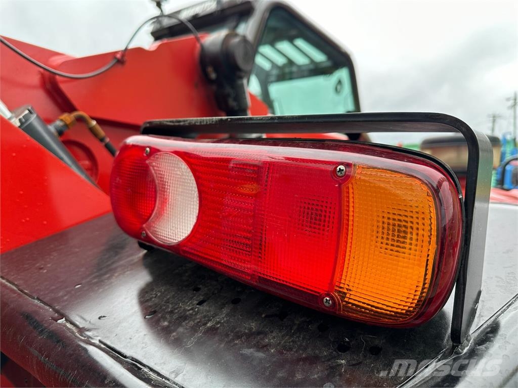 Manitou MLT 845 (2016) Voorladers en gravers