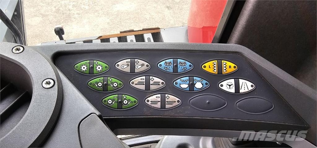 Massey Ferguson Комбайн Massey Ferguson 7347S ACTIVA (2016) 联合收割机