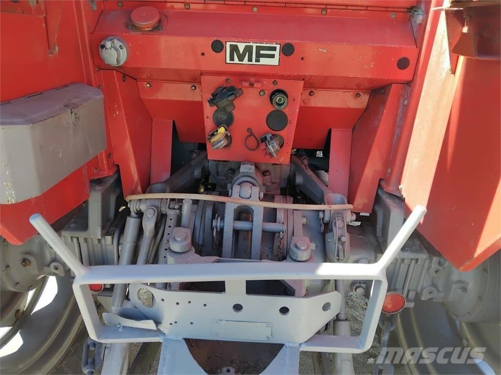 Massey Ferguson Трактор Massey Ferguson 590 Traktori