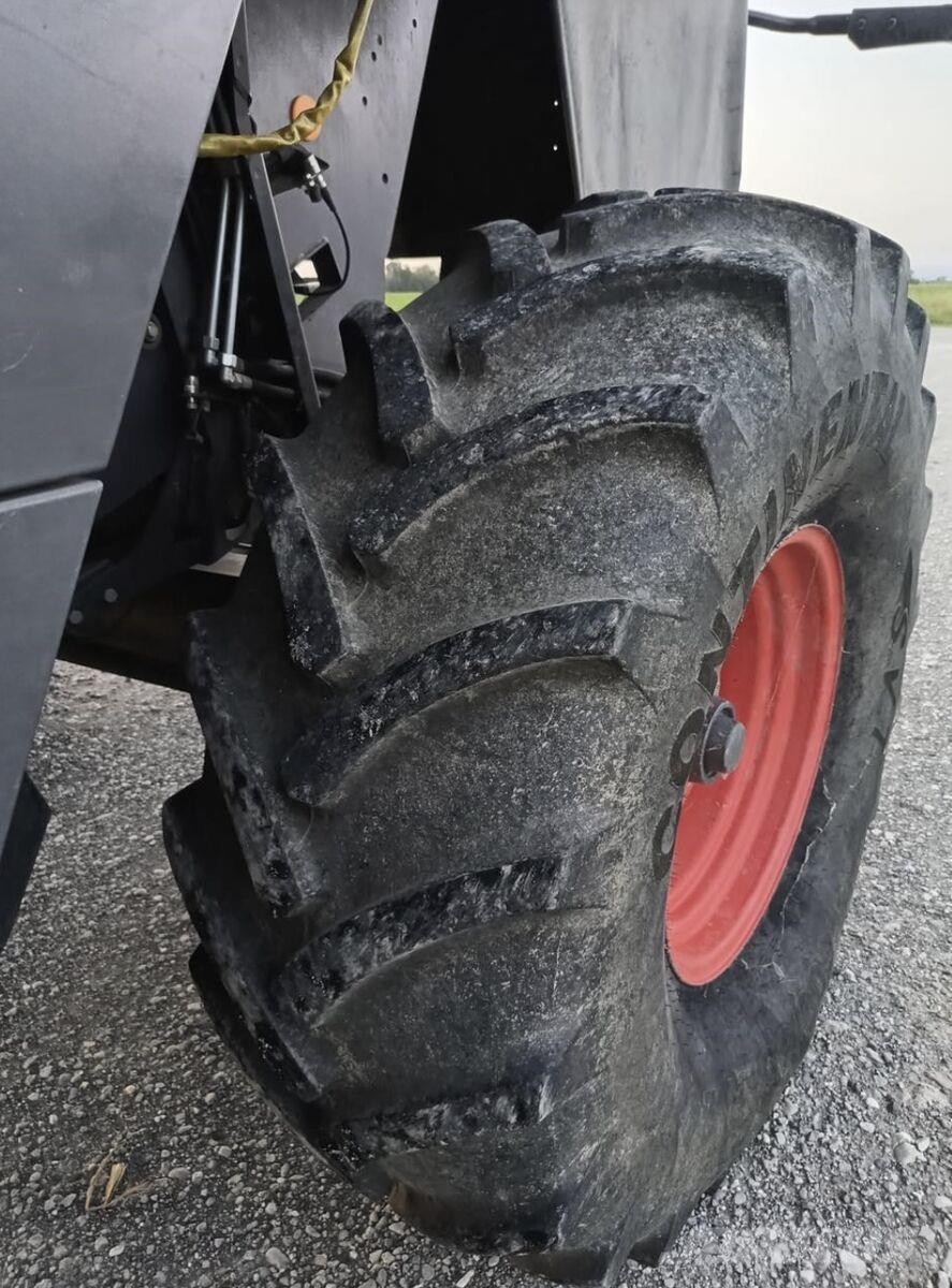 Massey Ferguson 40 (1997) 联合收割机