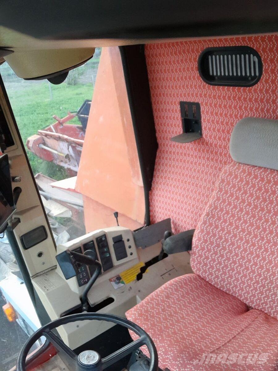Massey Ferguson Комбайн Massey Ferguson 40 (1995) 联合收割机